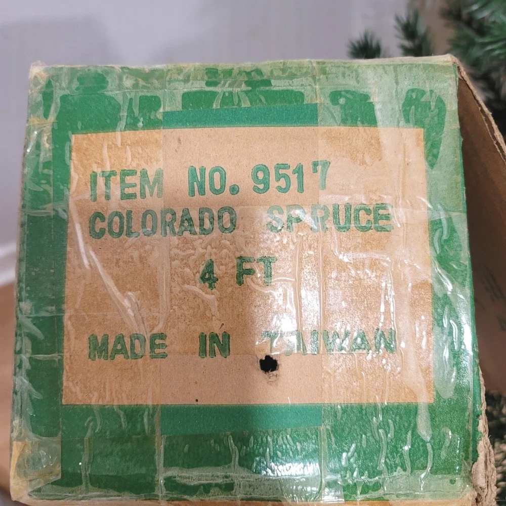 Vtg Colorado Spruce 4ft Artificial Christmas Tree Realistic Green Plastic w/Box